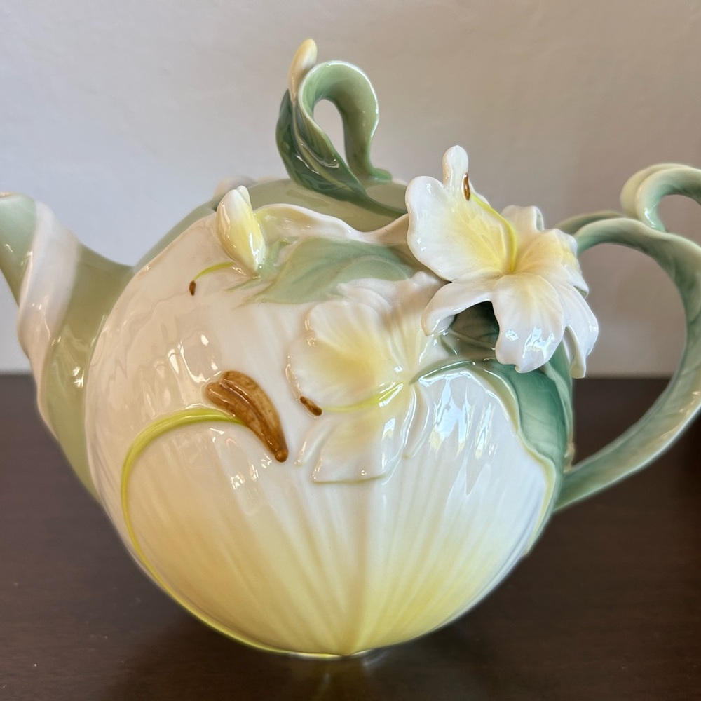 Pier 1 Yellow and Green Ceramic Art Teapot
